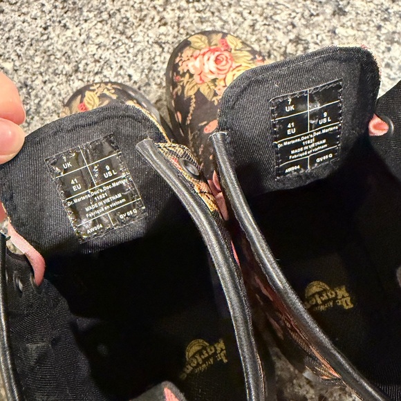 RARE Dr. Martens 1460 Victorian Floral boots-  Women’s sz 9 - Picture 9 of 10